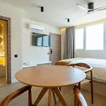 Vlc Host - Puente De Astilleros 3* Valencia