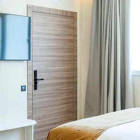 Nomad Haux Puerto Panzió Valencia
