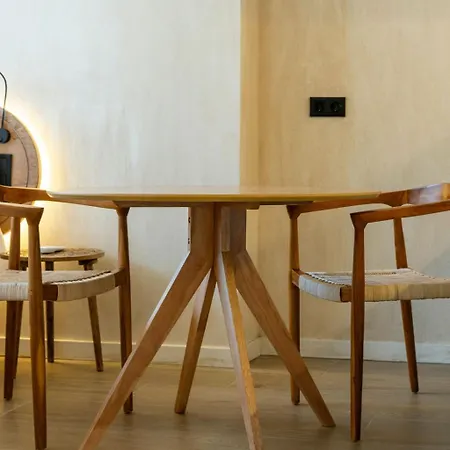 Nomad Haux Puerto バレンシア