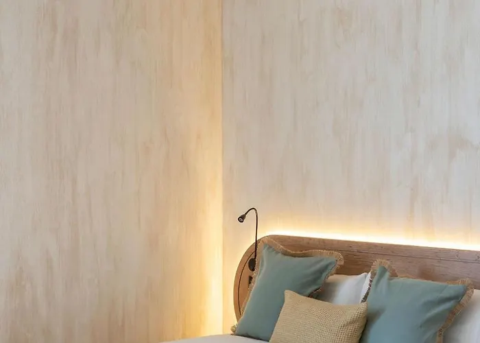 Nomad Haux Puerto 3* Valence